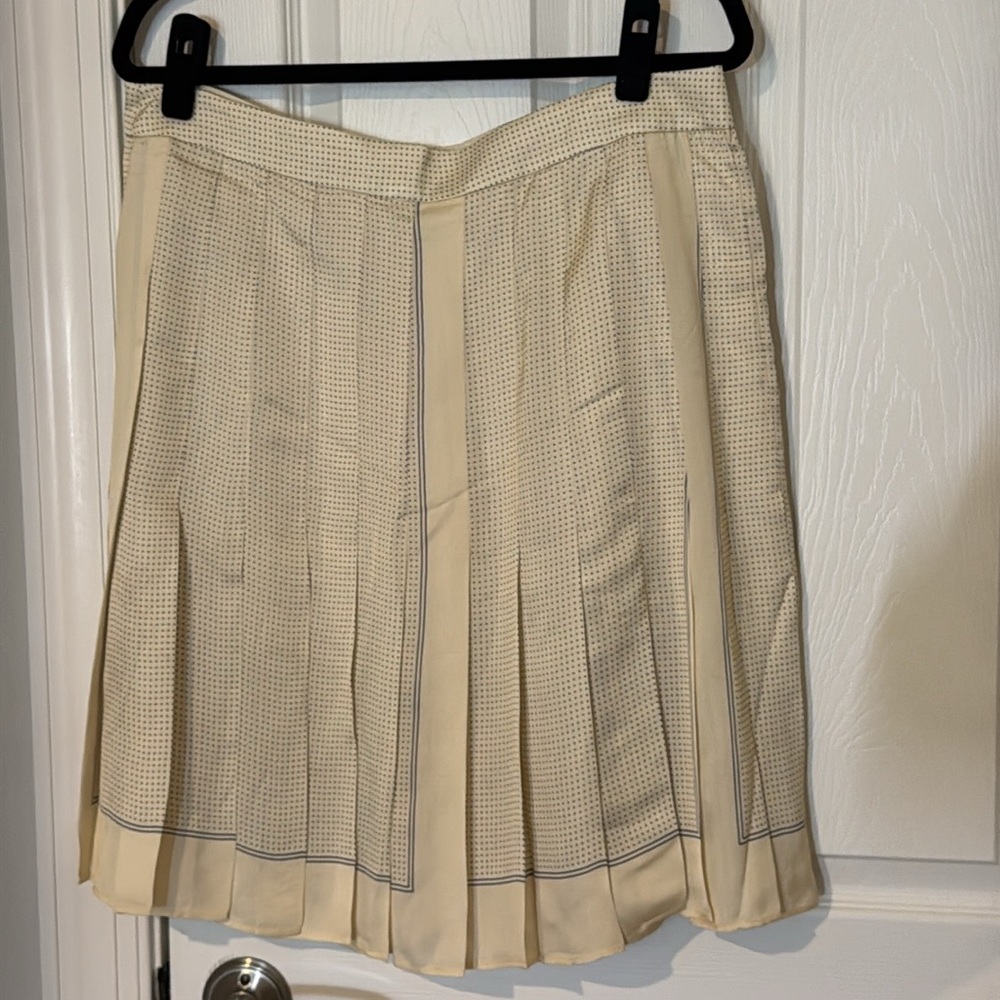 J. Crew NWT pleated scarf print skirt, cream
with navy trim, size 14 - Picture 6 of 13